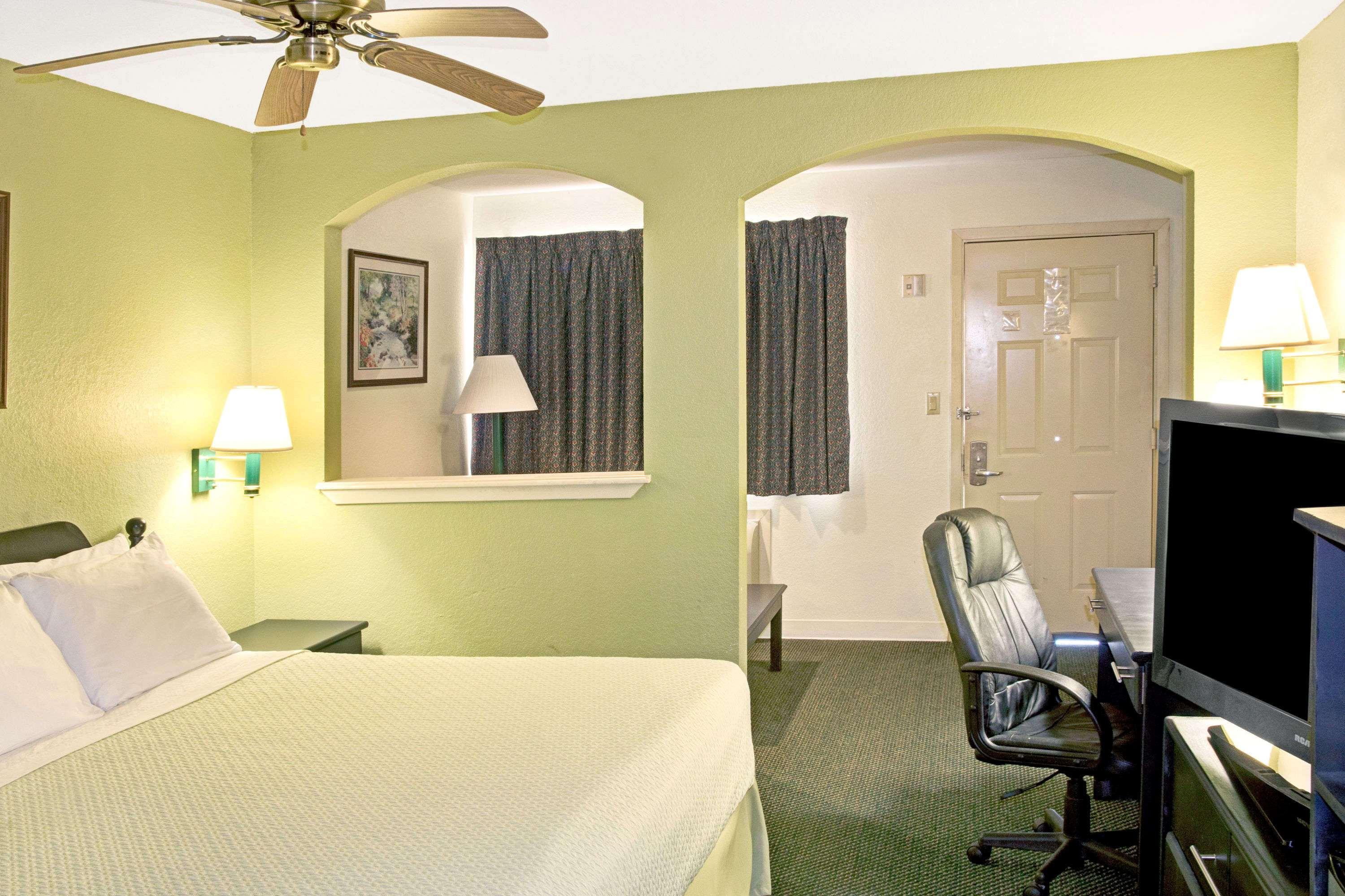 Days Inn By Wyndham El Campo Tx Экстерьер фото