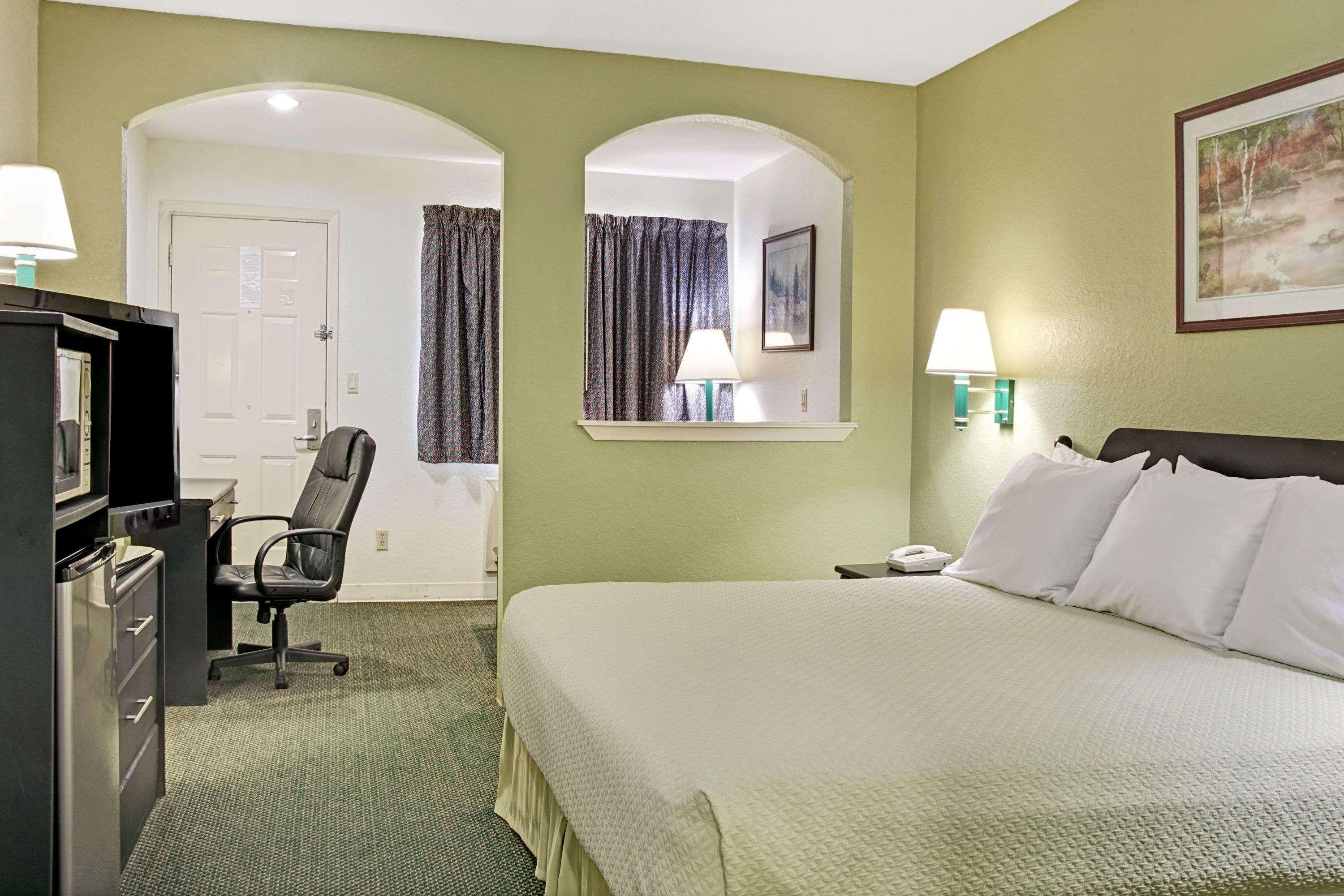 Days Inn By Wyndham El Campo Tx Экстерьер фото