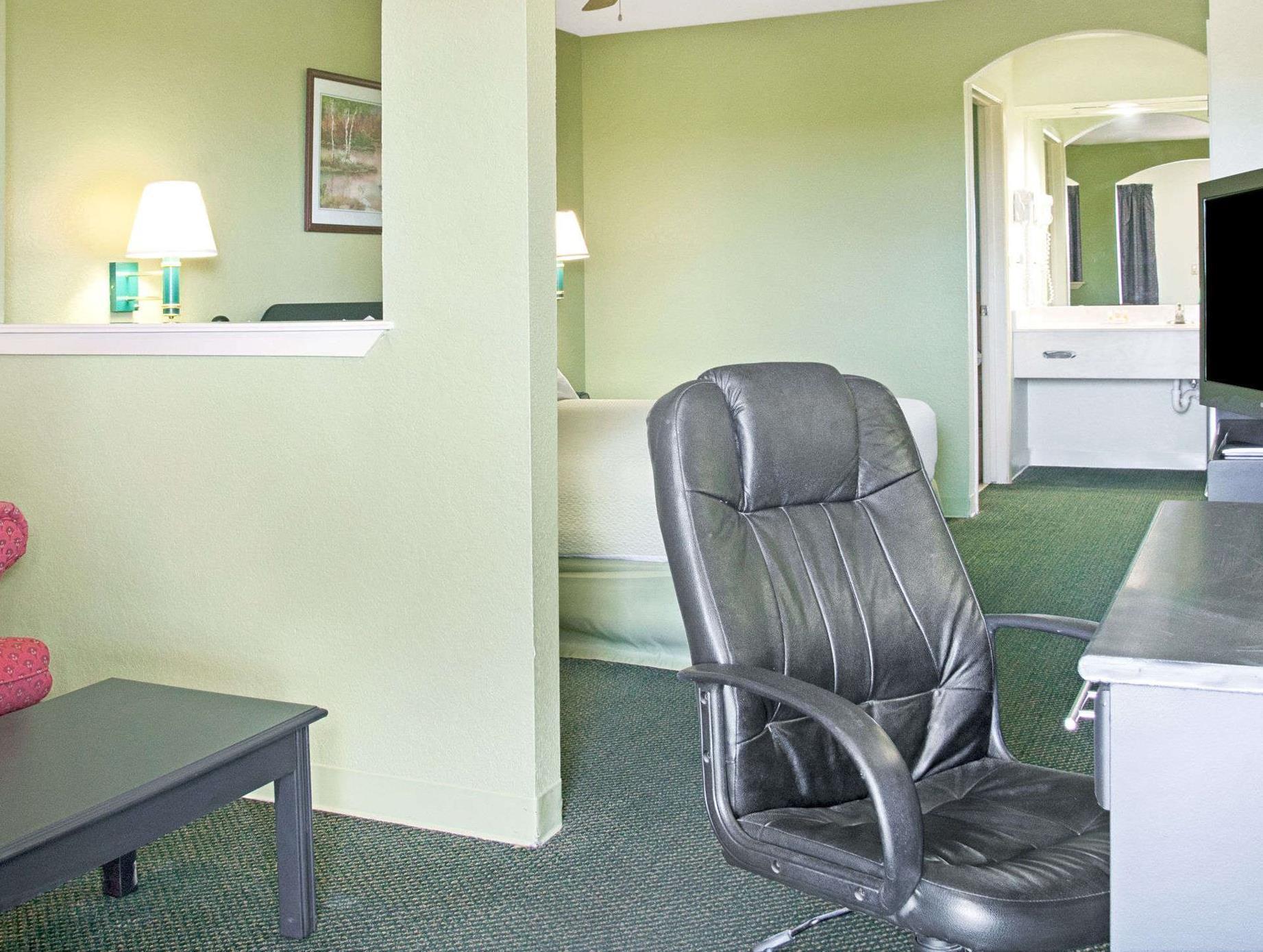 Days Inn By Wyndham El Campo Tx Экстерьер фото