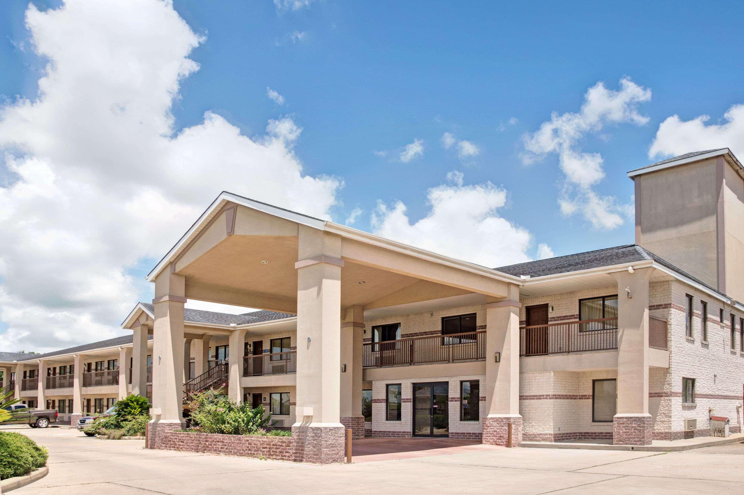 Days Inn By Wyndham El Campo Tx Экстерьер фото